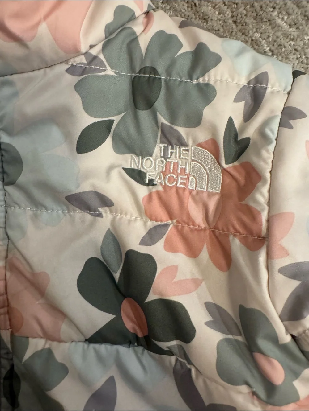 The North Face Girls Floral Hooded Puffer Jacket – Pink & Gray